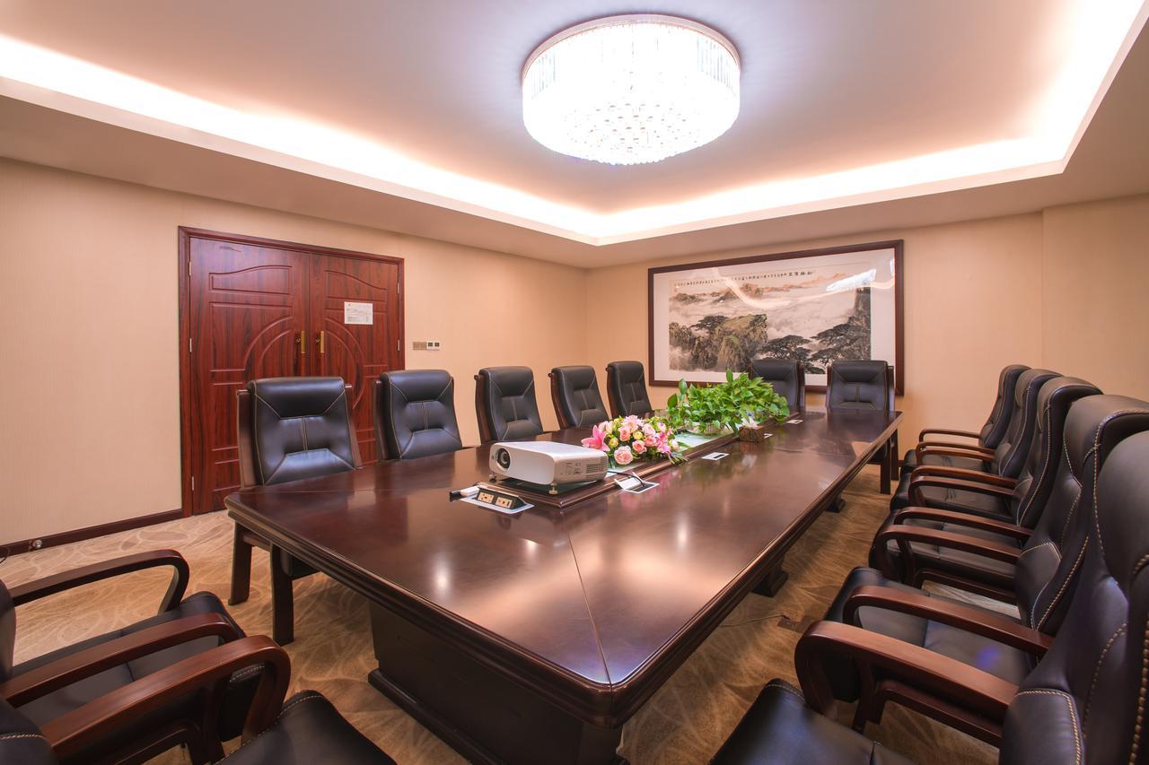 Guangzhou Jin Wan Li Business Hotel Exterior photo